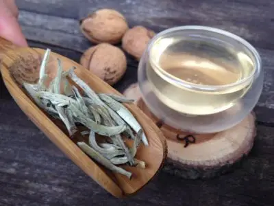 China Fujian BAI HAO YIN ZHEN (SILVER NEEDLE) White Tea - Zimní Čajová Bedýnka 2017 / 2018