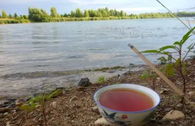 Přírodní tyčinka proti komárům - dárek z Letní Čajové Bedýnky