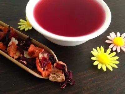 Summer coctail - ovocný čaj z Letní Čajové Bedýnky skvělý i jako ice tea