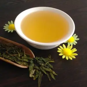 Lunch ching - dračí studna - zelený čaj z Letní Čajové Bedýnky