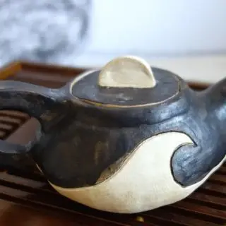 Jak si vyrobit funkční čajovou konvičku bez hrnčířského kruhu