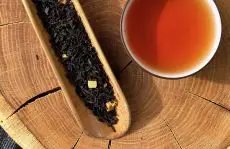Velvety caramel - kvalitní sypaný černý čaj s karamelem detail