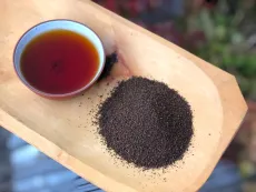 Assam CTC - kvalitní sypaný černý čaj z indického Assamu zpracovaný metodou CTC vhodný na masala chai, chai latte a čaj s mlékem