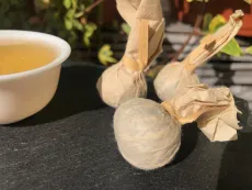 Bílý čaj z divokých čajovníků Shan Thuyet - z Lung Vai - Severní Vietnam - detail balení