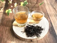 Darjeeling Arya Ruby - podzimní sklizeň 2025 - kvalitní sypaný černý čaj s tóny cedrového dřeva, sladu a sušeného ovoce