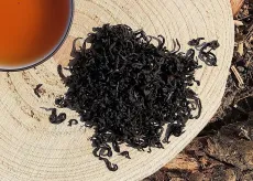Frost tea - kvalitní sypaný indický černý čaj z Nilgiris - detail čajových lístků