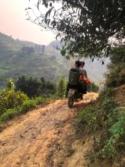 Sběračka čaje na motorce - Severní Vietnam
