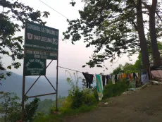 Nad čajovou továrnou Singbulli v Darjeelingu - Darjeeling Singbulli second flush