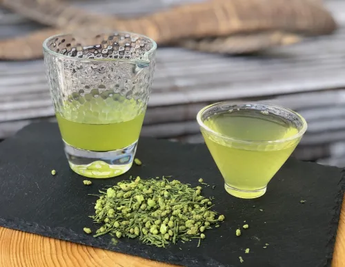Matcha plus Genmaicha