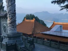 Výhled na Sun moon lake z chrámu - Taiwan