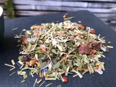 Hruškový čaj - kvalitní sypaný ovocný čaj z hrušek a citrónové trávy - detail ovocného čaje