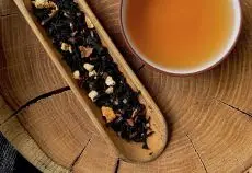 Winter spicy - kvalitní sypaný zimní černý čaj se zimním kořením jako skořice hřebíček detail