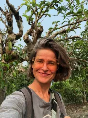 Bohunka z Čajových Bedýnek mezi divokými čajovníky na severu Thajska