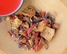 ovocný čaj z granátového jablka a rebarbory - kvalitní sypaný ovocný čaj - detail