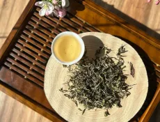 Darjeeling Arya Diamond First flush - limitovaná edice De luxe - detail čajových lístků