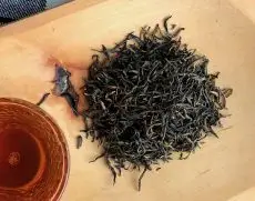 Golden steed eyebrow - kvalitní sypaný čínský černý čaj - detail