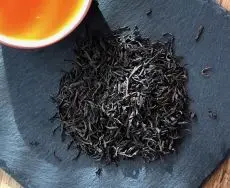 Cejlonský čaj Nuwara Eliya - kvalitní sypaný černý čaj z Cejlonu - detail čajových lístků