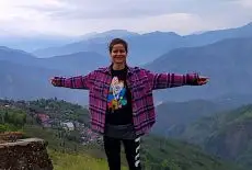 z mého čajového výletu do Darjeelingu - výhled z Darjeelingu na Sikkim