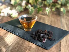 Cascara - promytá z Bolívie - sušená dužina z kávových třešní a čaj z ní